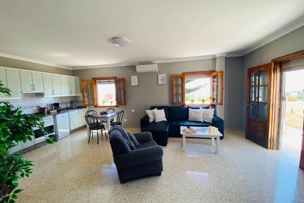 2 Apartments With Private Pool At Villa Diaz Aleman 萨洛夫雷 外观 照片